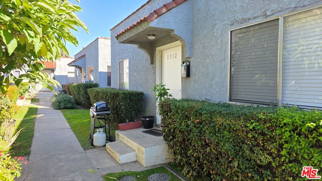 1312 N Raymond Avenue