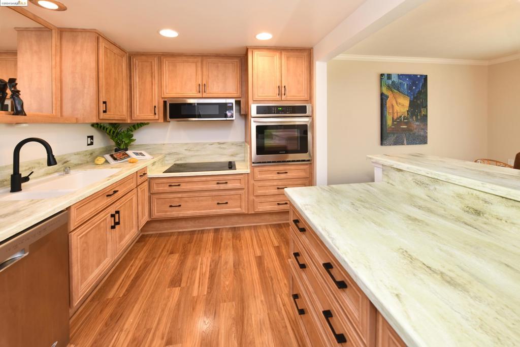 ROSSMOOR - Residential Lease