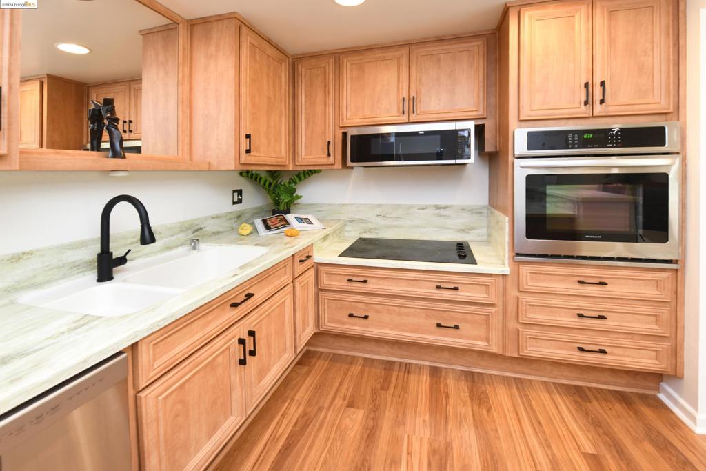 ROSSMOOR - Residential Lease