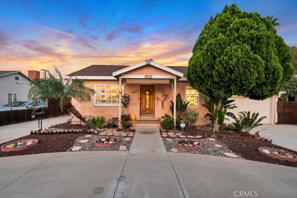 Photo of 8336 Tunney Avenue, Northridge, CA 91324 (MLS # SR25223089)