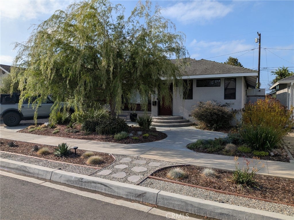 5552 E Peabody