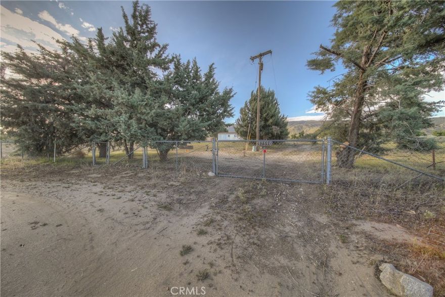 Great AFFORDABLE Starter Home with Great ALL usable Land. A place to relax on soak in the amazing weather, views and peace and quiet.

All usable land with plenty of room for Workshop, Garage, Garden, Barn, arena, Fruit trees.  

You don't realize how much 2-1/2 acres is until you see it ALL usable

2 Bedroom 1-1/2 bath home with comfy kitchen and living room area. Inside laundry hook-ups. 

Walking distance from all three school campus (Hamilton Schools)  

Gorgeous views of Thomas Mountain and Santa Rosa Mountain. 



Elevation 4020 Ft. With 4 mild seasons the possibilities of fruit trees, nut trees and vegetables are endless. 

Goats, sheep, llama, horses, chickens, ducks, etc love it up here.  Live off the land

Come and lay under the stars (We don't have light smog, or smog smog  l.o.l)