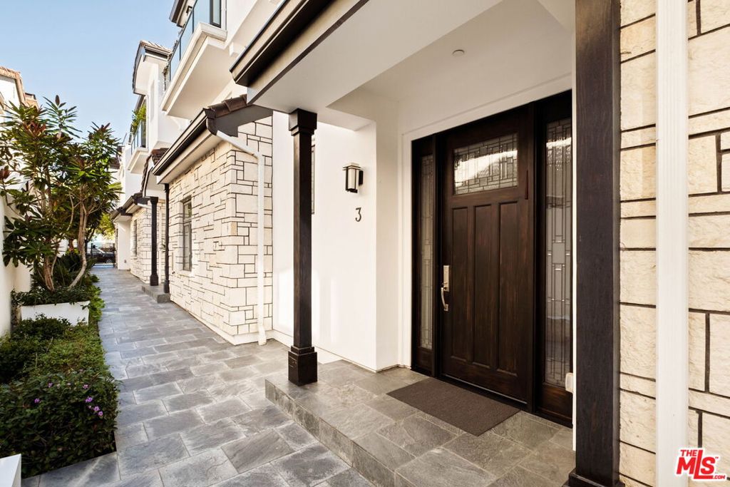 612 Lincoln Boulevard 3