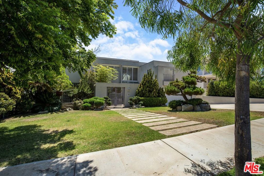 962 Franklin Street