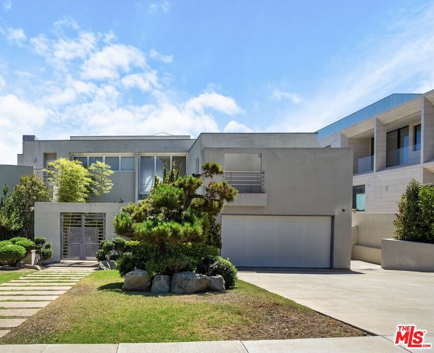 962 Franklin Street