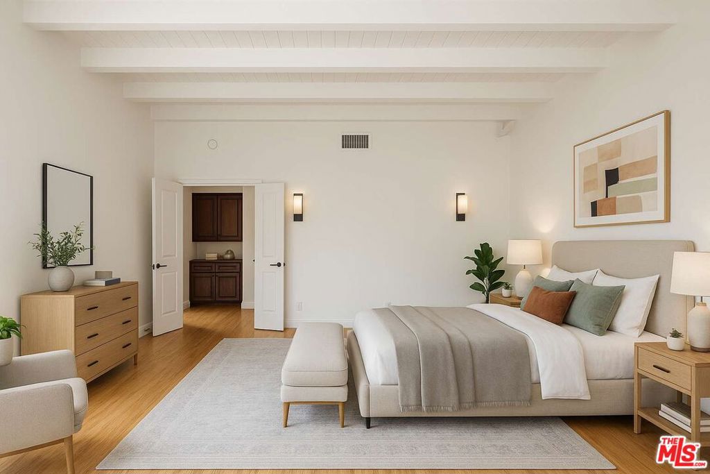 14235 Greenleaf Street