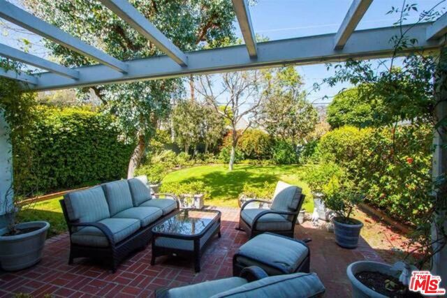 This beautifully remodeled 5 bedroom home is located in a highly desirable area North of Montana Ave. Front entry leads to a gorgeous living room & separate formal dining room. The kitchen is illuminated with bright, natural sunlight and includes breakfast nook, bar and work space. The red brick patio is perfect for outdoor entertaining. There are refrigerator, washer/Dryer & wine Refrigerator. The wood floors and built-in cabinetry are a must see. Located in the Franklin and Lincoln School District.