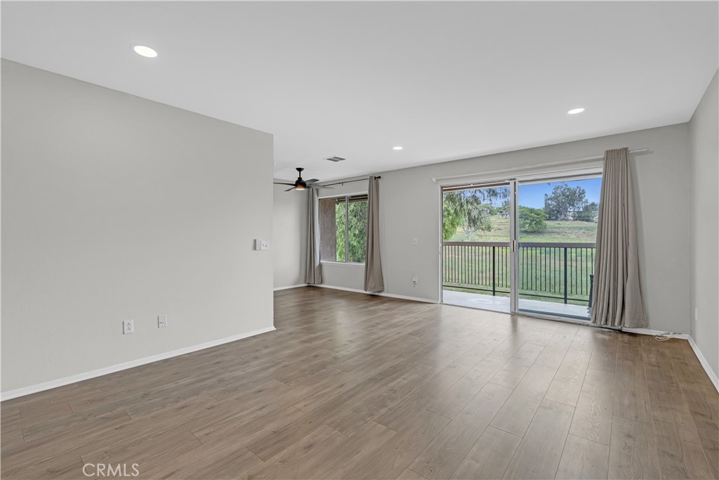 1525 Walnut Leaf Drive 214