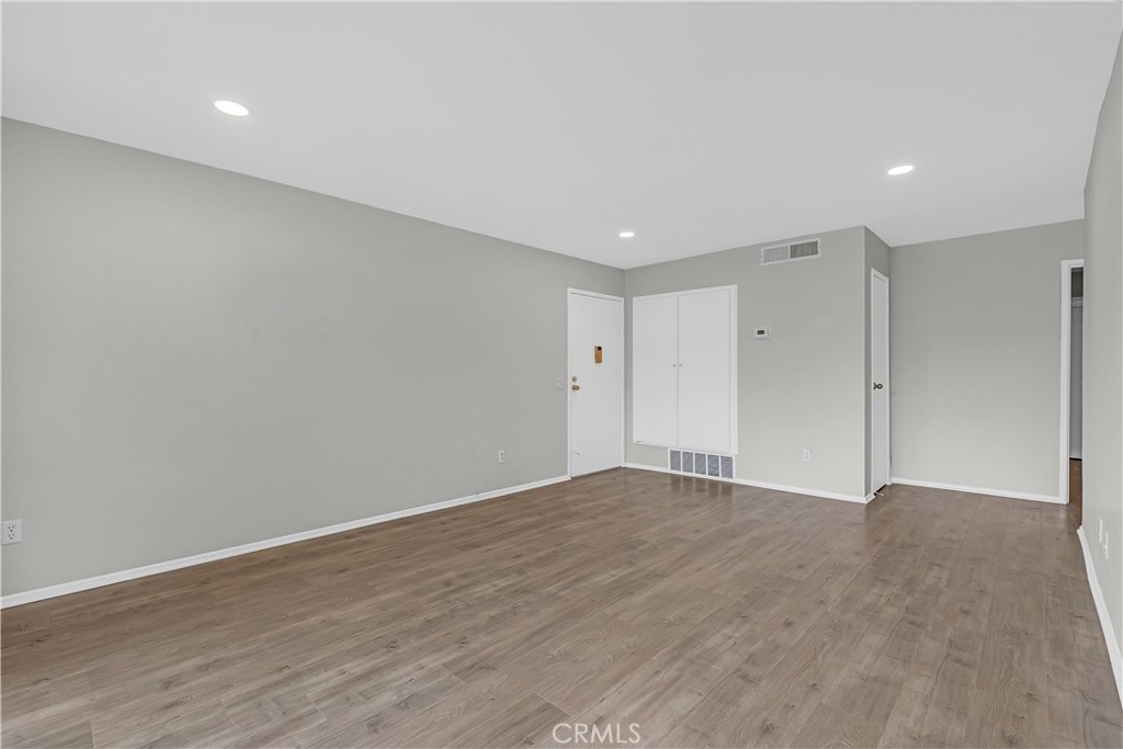 1525 Walnut Leaf Drive 214