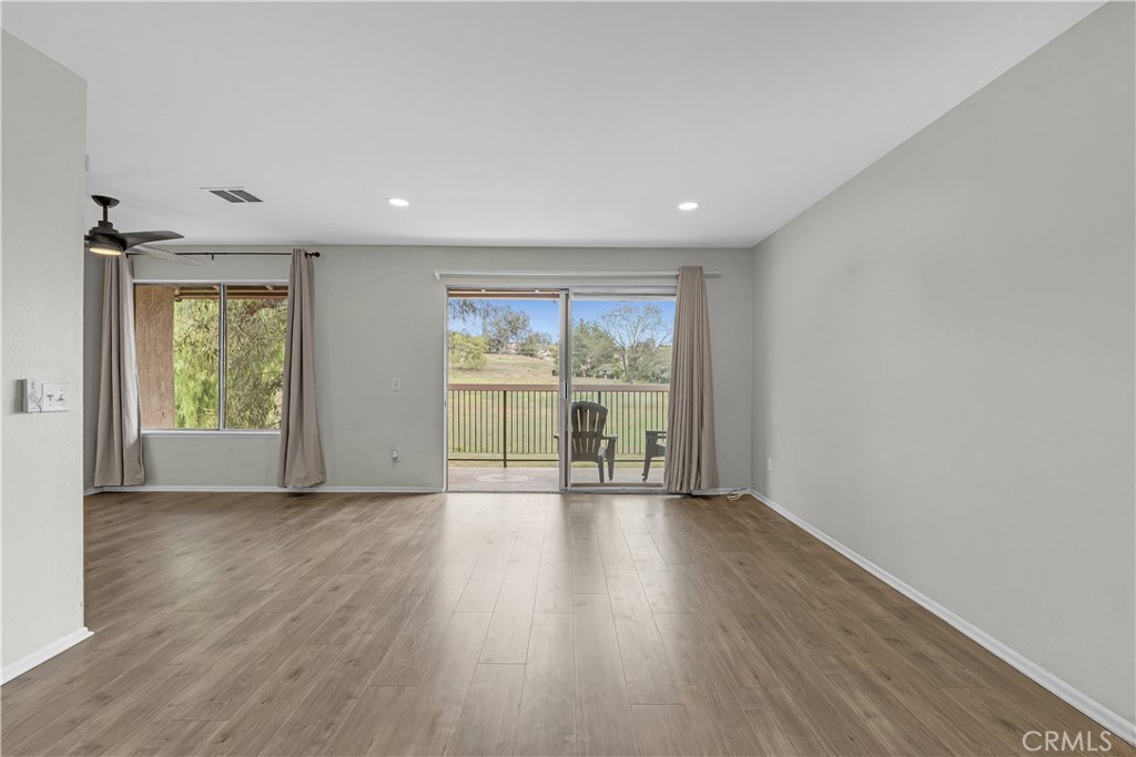 1525 Walnut Leaf Drive 214