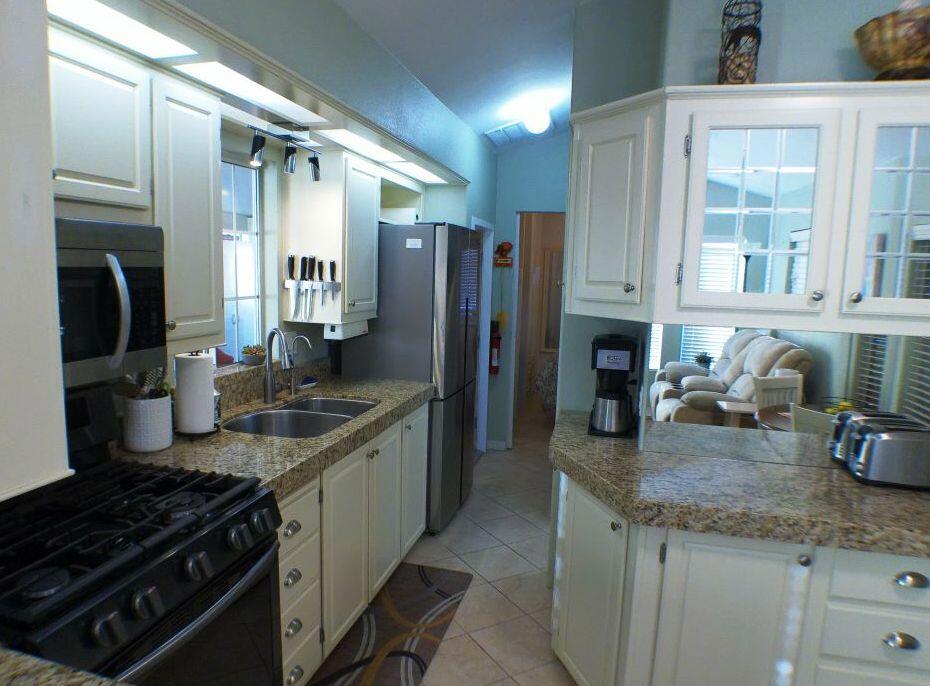 Rancho Casa Blanca - Manufactured In Park