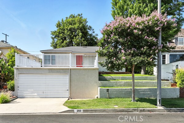 255 W Fernfield Drive