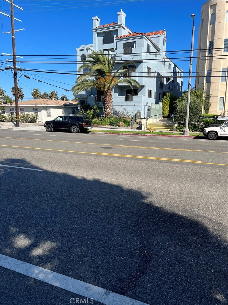 Properties 1 11852 WASHINGTON Place