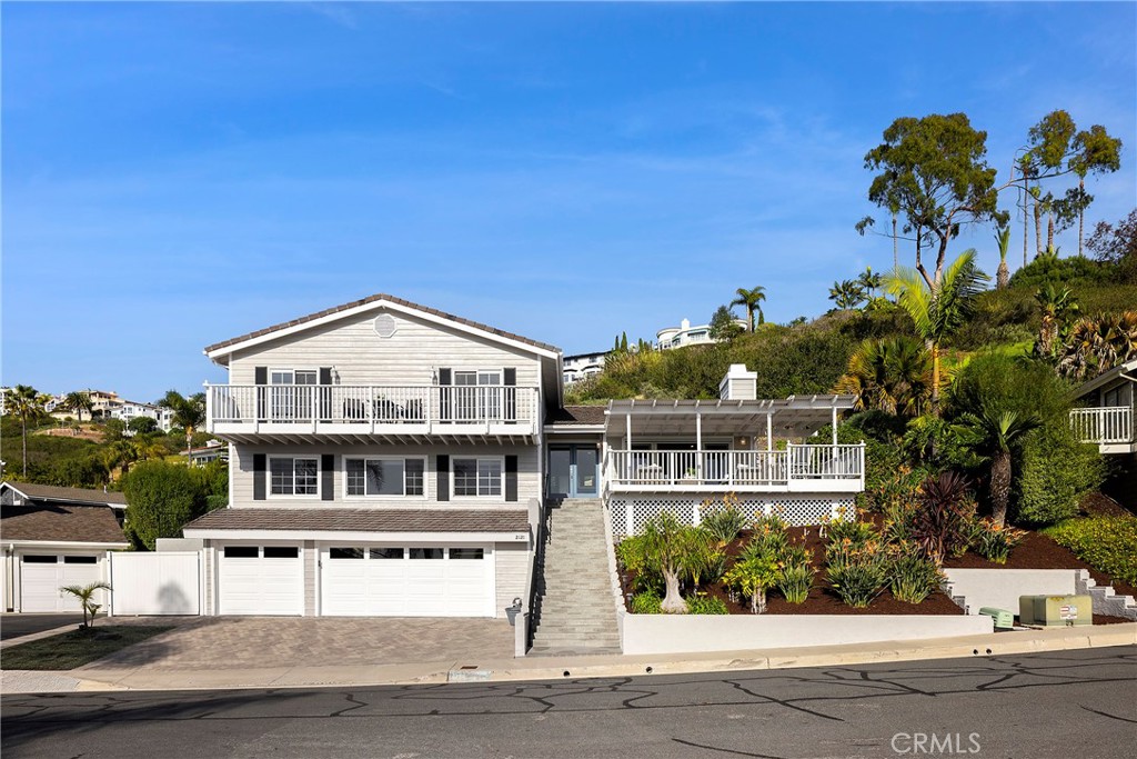 2121 Entrada Paraiso