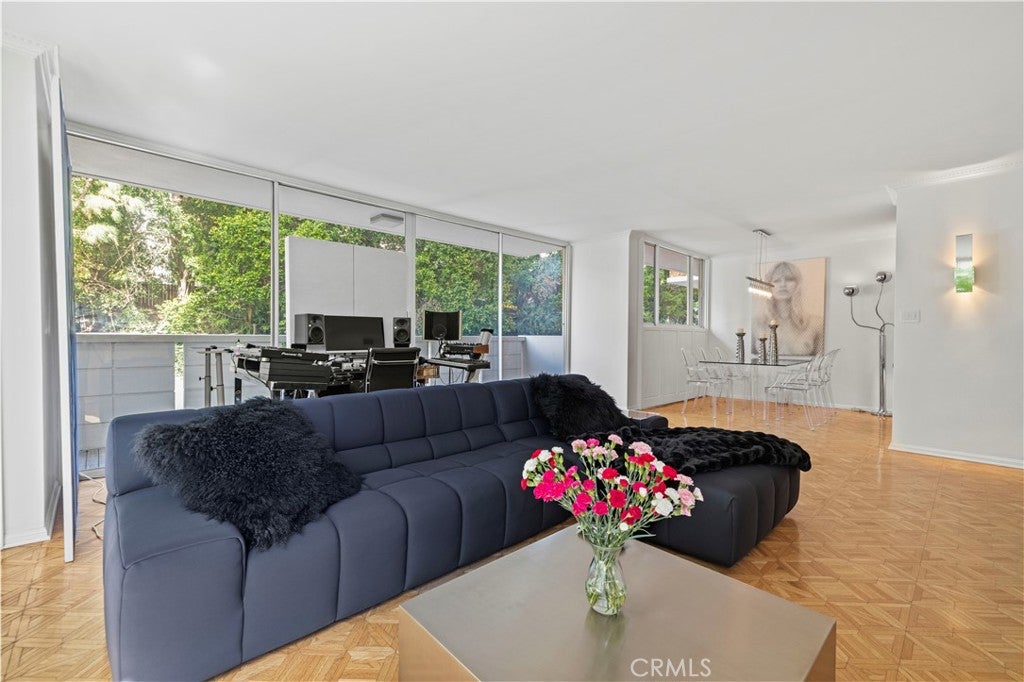 8787 Shoreham Drive 201