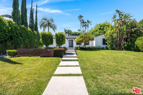 Photo of 14806 Greenleaf Street, Sherman Oaks, CA 91403 (MLS # 26833057)