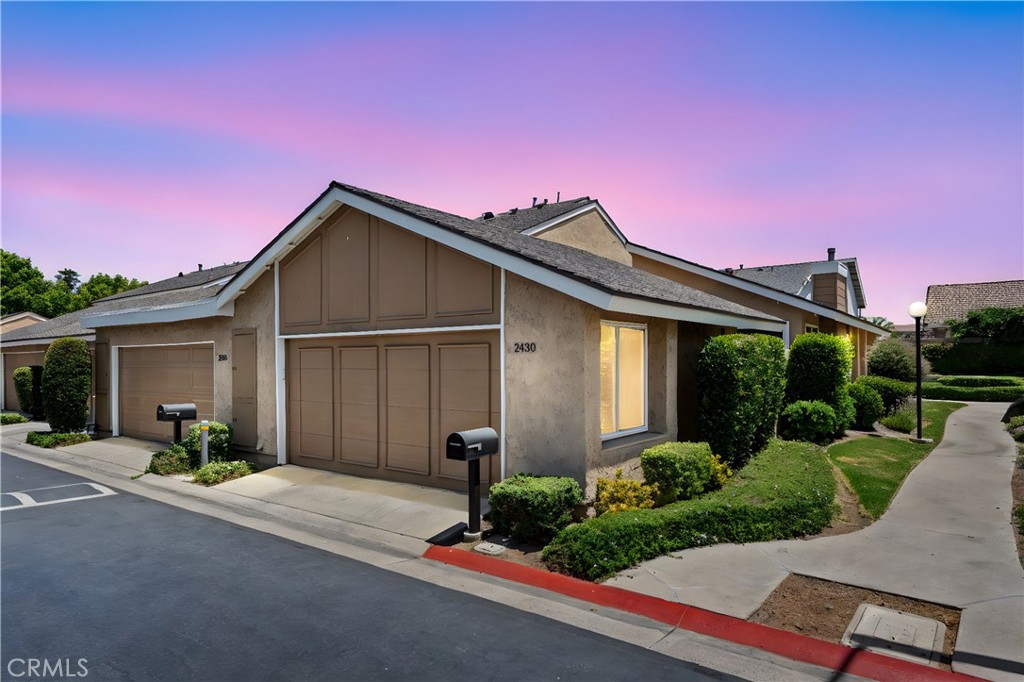 Single story home, highly desirable community of Woodfield , feautures a pool and spa, BBQ area, tennis court, sports court, club house, and green belts to enjoy. This complex is in the award-winning Placentia-Yorba Linda Unified school district inclusive of El Dorado High School, Tuffree Middle, and Golden Elementary schools, more photos coming soon.