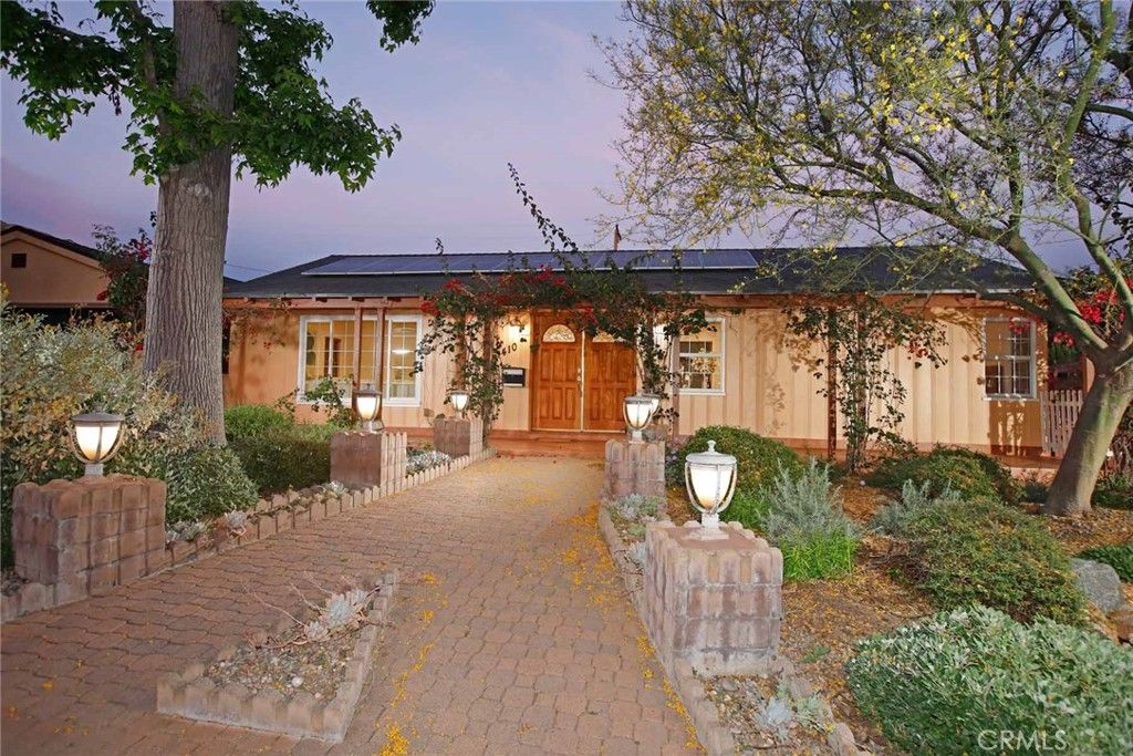 Photo of 1410 Grandview Avenue, Glendale, CA 91201 (MLS # GD26087091)