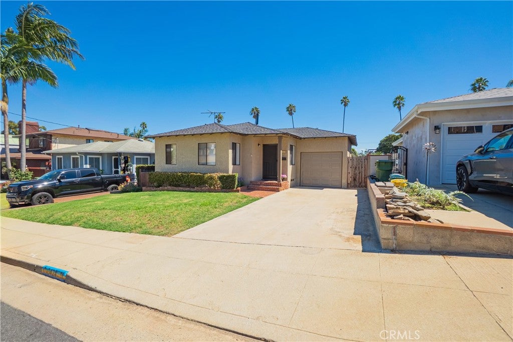 3424 S Denison