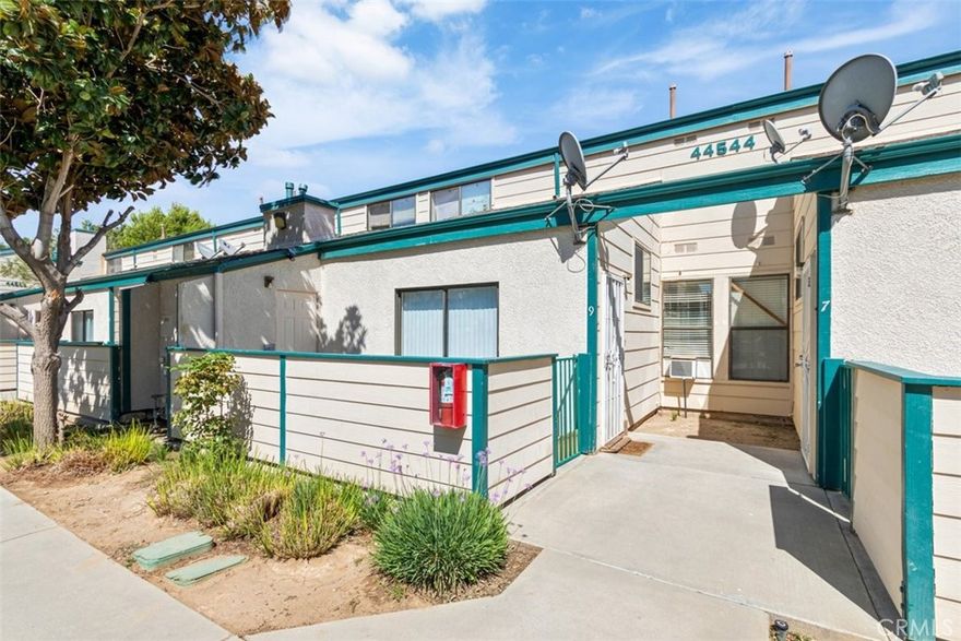 Calling All Investors and First Time Buyers! This one is PRICED TO SELL! Needs some TLC. Bring your vision and make it your own. Spacious condo in the Willow Creek community. Features 2 bedrooms, 2 baths. Community amenities include a clubhouse, swimming pool and tennis courts. Schedule your appointment before its gone!