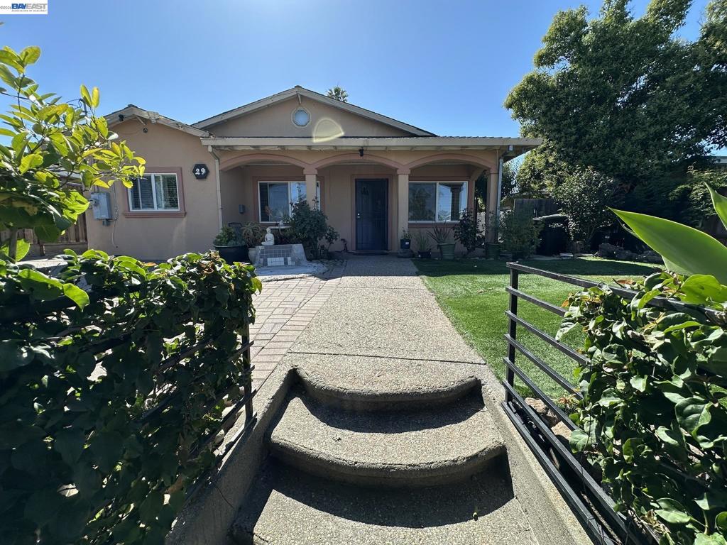 29 DELTA DR