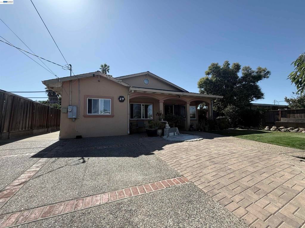 29 DELTA DR