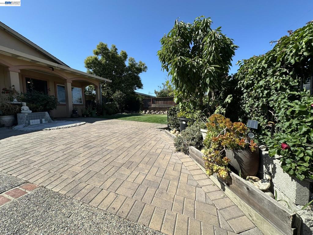 29 DELTA DR