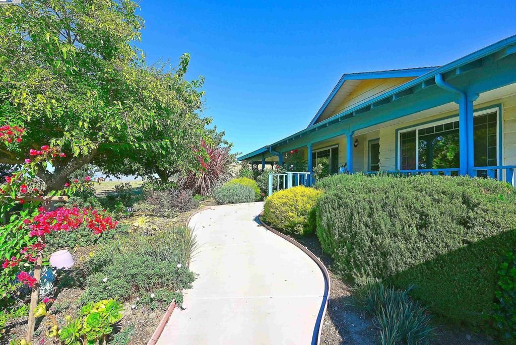 Photo of 6142 Mines Rd Rd, Livermore, CA 94550 (MLS # 41115527)