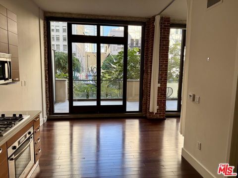 Photo of 460 S Spring Street #205, Los Angeles, CA 90013 (MLS # 25628547)