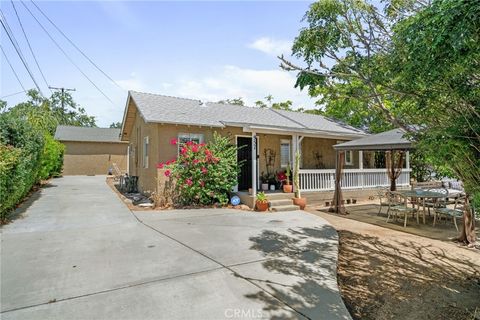 957 E George Street Banning CA 92220