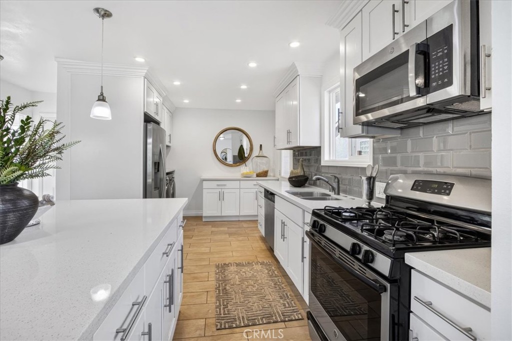 2535 Balfour