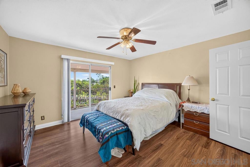 1380 Plaza Vista