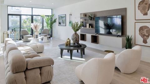 425 N Palm Drive 403 Beverly Hills CA 90210