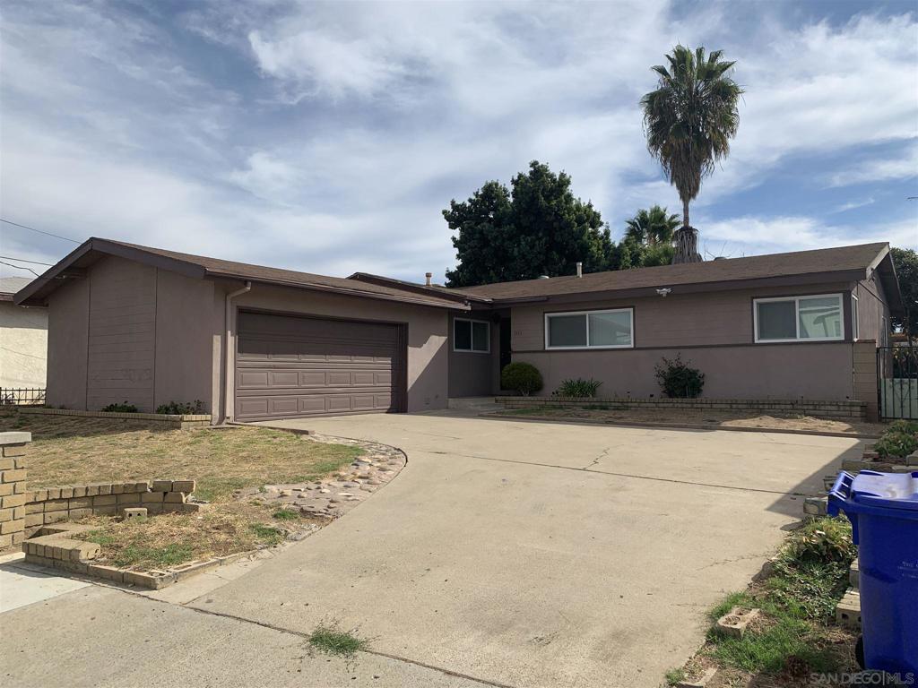 Detached Single Family Home looking for new tenant. New paint. New Flooring, New Blinds, Spacious living room with 4 bedrooms. private yard. and big drive way for additional parking. Please text PM for scheduling showing.