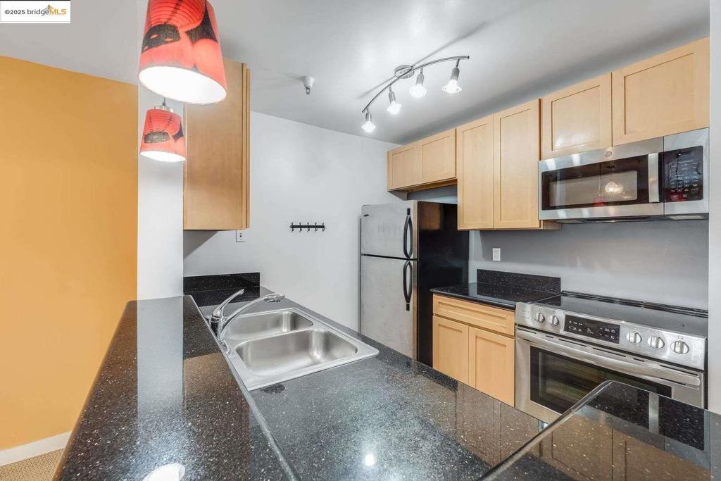 6400 Christie AVE 5109