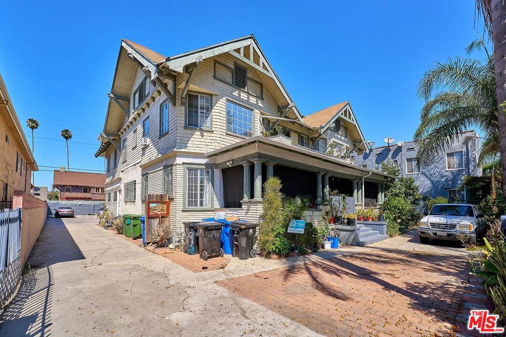 2619 Raymond Avenue