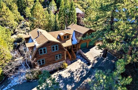 Photo of 1700 Woodland Dr, Pine Mountain Club, CA 93222 (MLS # SR25258904)
