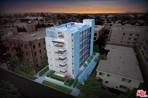 Photo of 933 S Gramercy Place, Los Angeles, CA 90019 (MLS # 25589527)