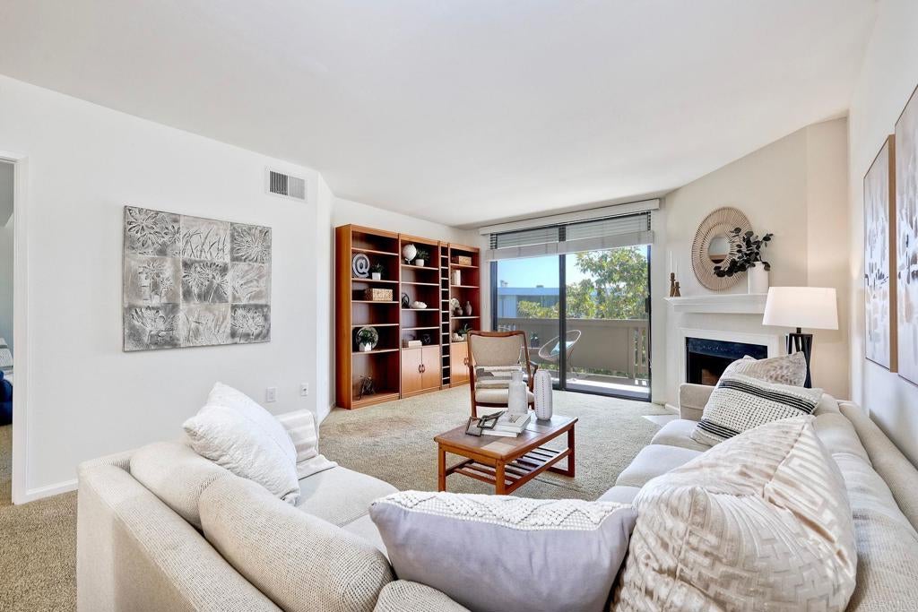 3098 Rue Dorleans 328