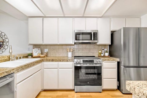 Photo of 3098 Rue Dorleans #328, San Diego, CA 92110 (MLS # NDP2609455)