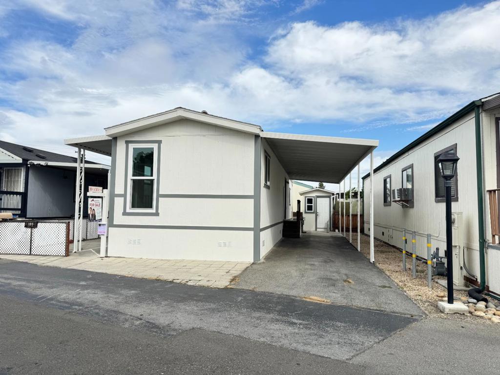 1350 Oakland Road 109