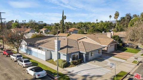 Photo of 7705 Baird Avenue, Reseda, CA 91335 (MLS # 25609803)