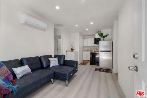 Photo of 7705 Baird Avenue, Reseda, CA 91335 (MLS # 25609803) Photo of 7705 Baird Avenue, Reseda, CA 91335 (MLS # 25609803)
