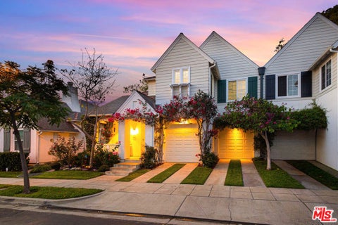 Photo of 92 Winslow Lane, Irvine, CA 92620 (MLS # 26851681)