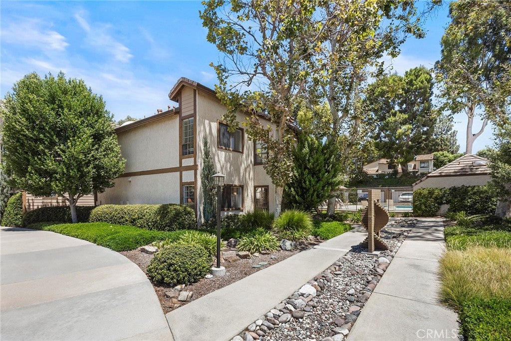 600 N Brea Boulevard 43