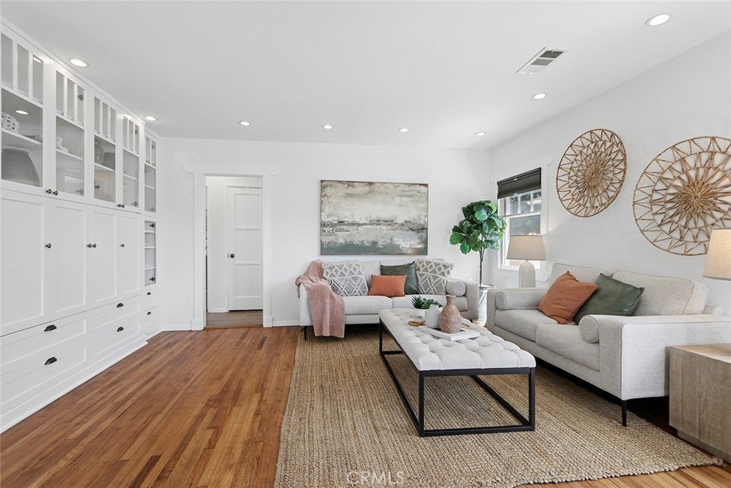 5107 W 136th