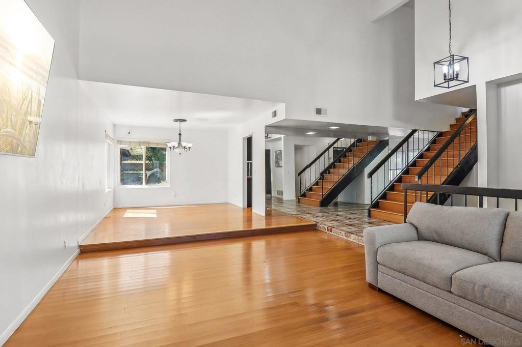712 Paseo Del Rey