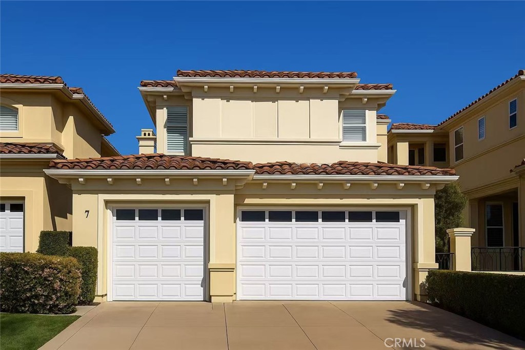 Welcome to 7 Stone Pine Drive, an elegant residence nestled within the prestigious 24-hour guard-gated community of Santa Lucia in Newport Coast. This 4-bedroom, 4.5-bathroom home spans approximately 3,373 sq ft and showcases sweeping panoramic views of the ocean, city lights, and canyons.
The functional layout includes a main-floor ensuite bedroom ideal for guests or multi-generational living, while the expansive master suite upstairs features a cozy fireplace and breathtaking vistas. Enjoy soaring ceilings, abundant natural light, and designer touches throughout.
The beautifully landscaped backyard is an entertainer’s dream—complete with a custom water feature, fire pit, and built-in BBQ. Residents enjoy exclusive access to resort-style amenities including a pool, spa, clubhouse, parks, and hiking trails. Conveniently located near top-rated schools, Crystal Cove beach, Pelican Hill Resort, and world-class dining and shopping.