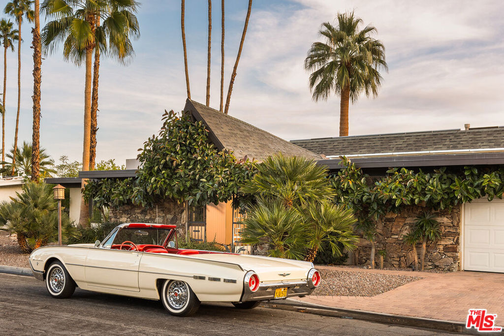 5305 E Lakeside Drive