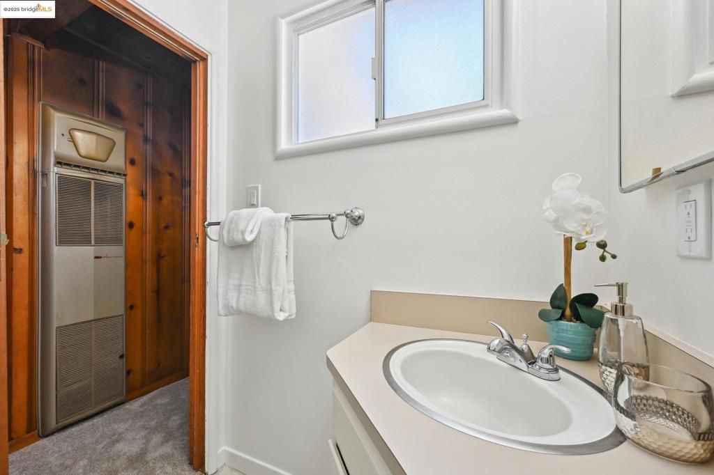 EL SOBRANTE - Residential